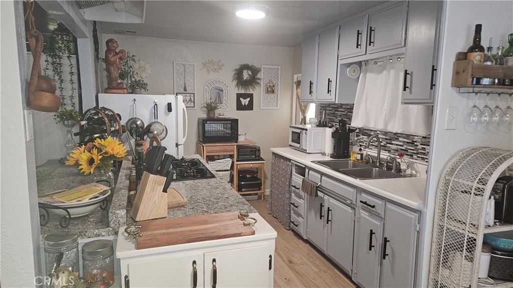 701 E. Lassen 75 Property Photo 6