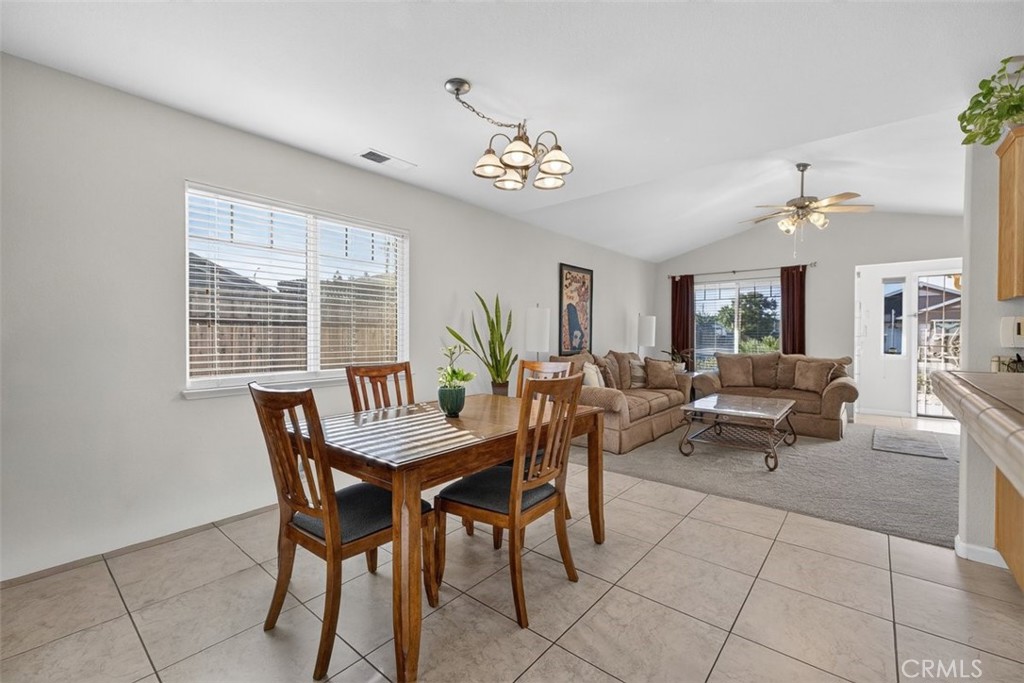 1198 Gossamer Property Photo 4