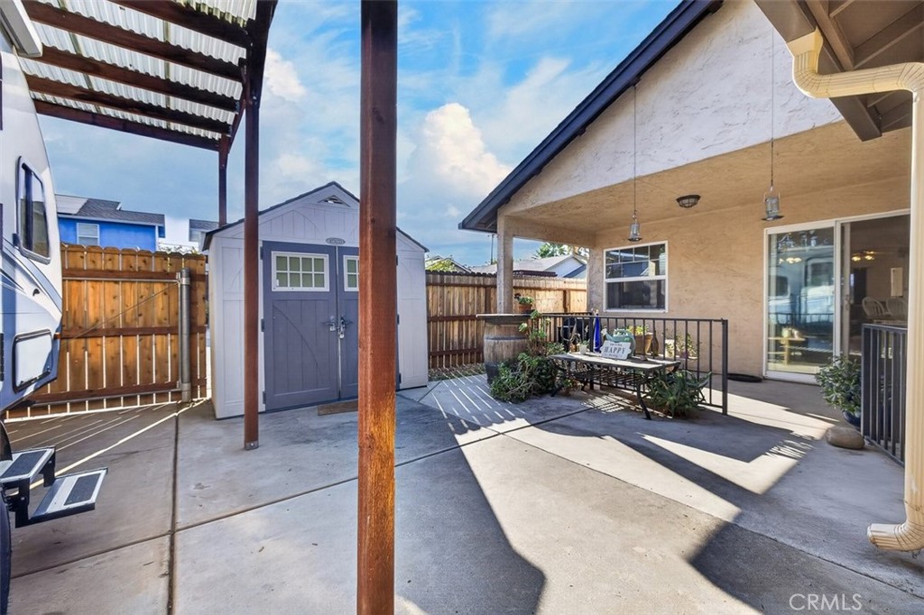 1198 Gossamer Property Photo 6
