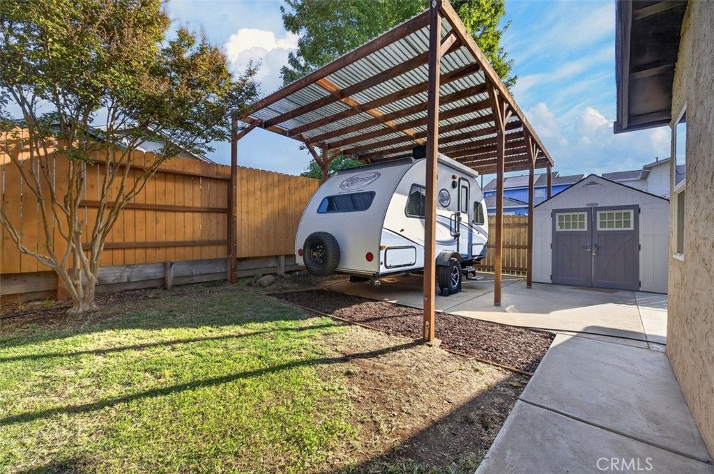 1198 Gossamer Property Photo 10
