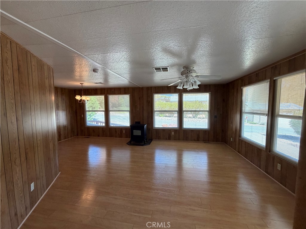 314 Ridgecrest Property Photo 4