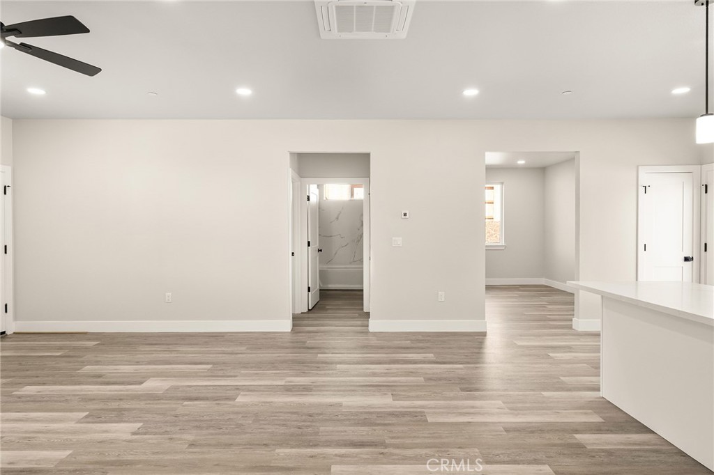 5826 Golden Oaks Road Property Photo 6