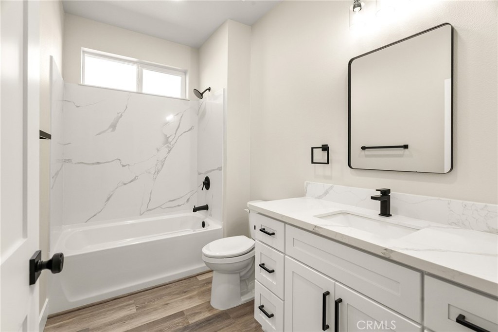 5826 Golden Oaks Road Property Photo 21
