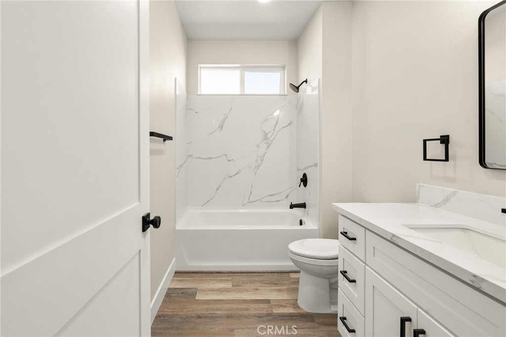 5826 Golden Oaks Road Property Photo 22