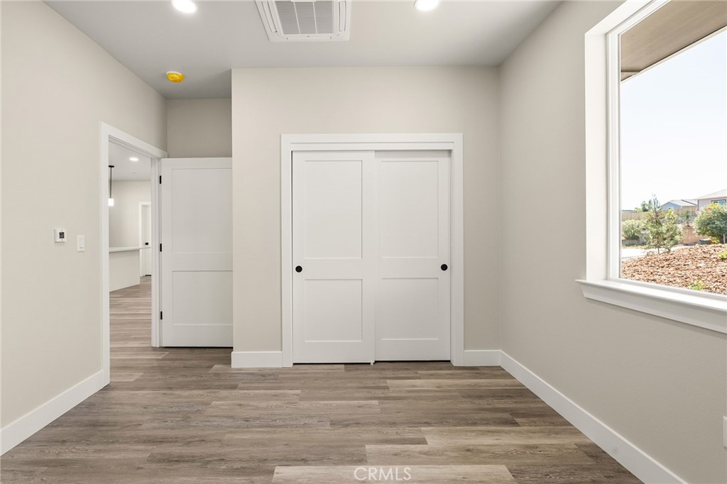 5826 Golden Oaks Road Property Photo 25