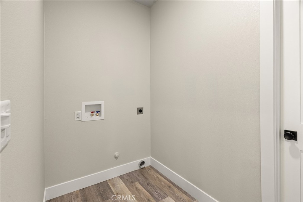 5826 Golden Oaks Road Property Photo 28