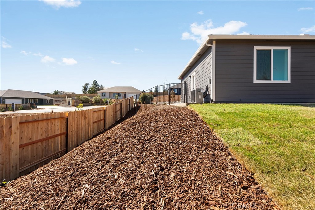5826 Golden Oaks Road Property Photo 34