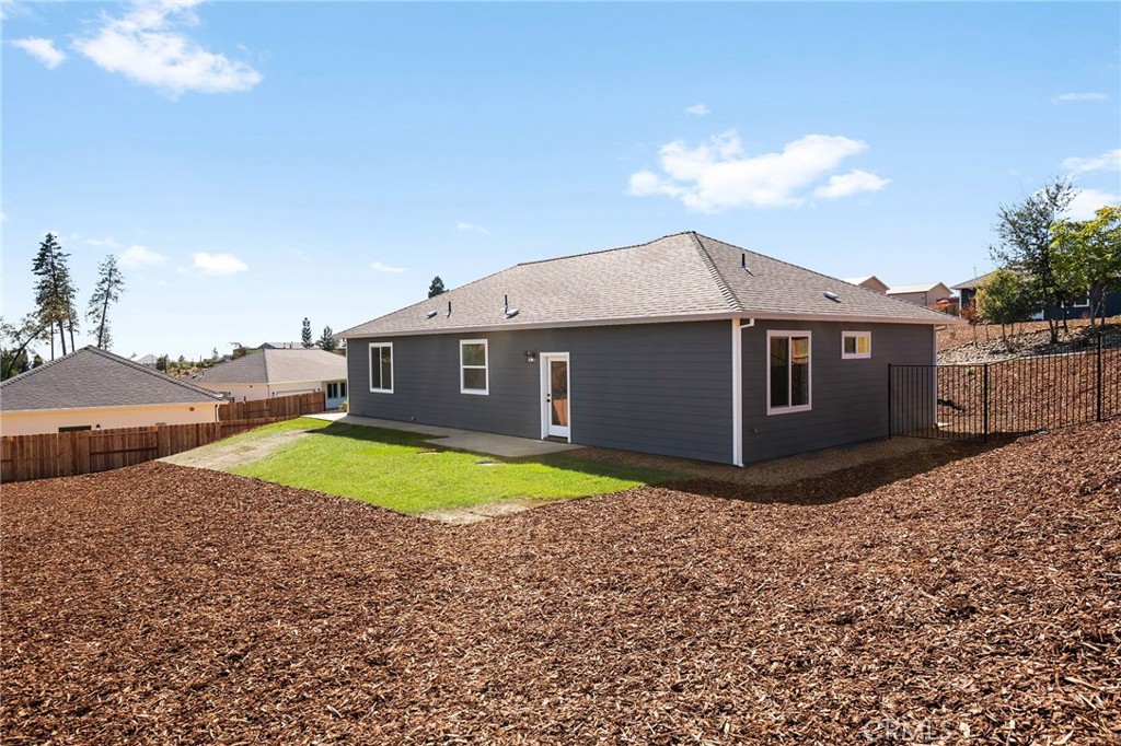 5826 Golden Oaks Road Property Photo 36