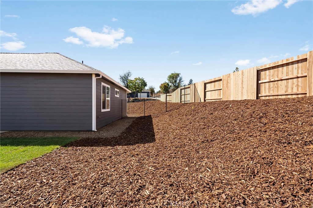 5826 Golden Oaks Road Property Photo 37