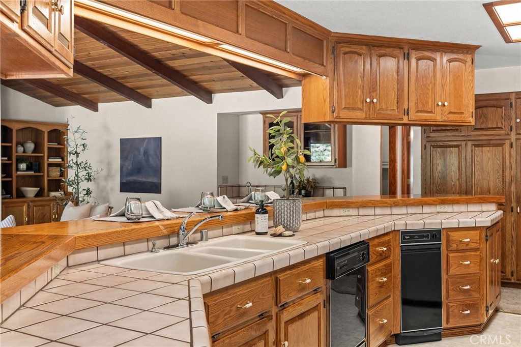 12 Quadra Court Property Photo 10