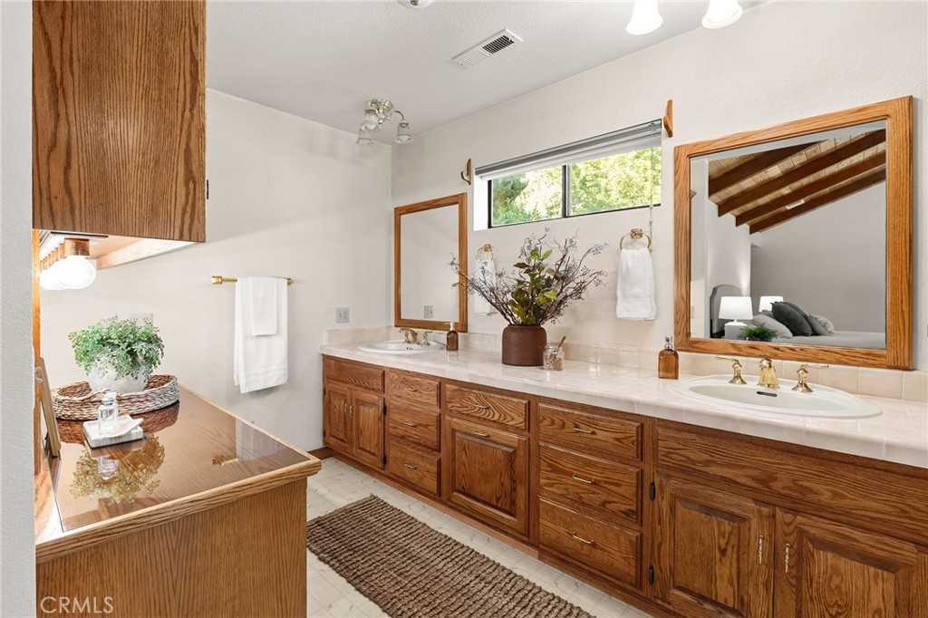 12 Quadra Court Property Photo 18