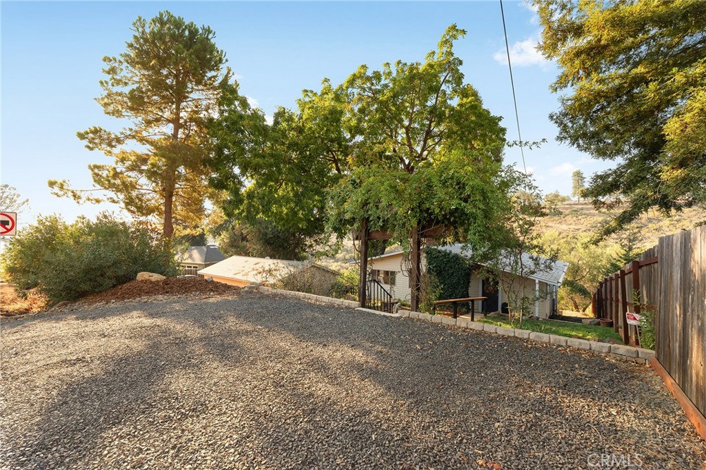 3703 Honey Run Road Property Photo 4