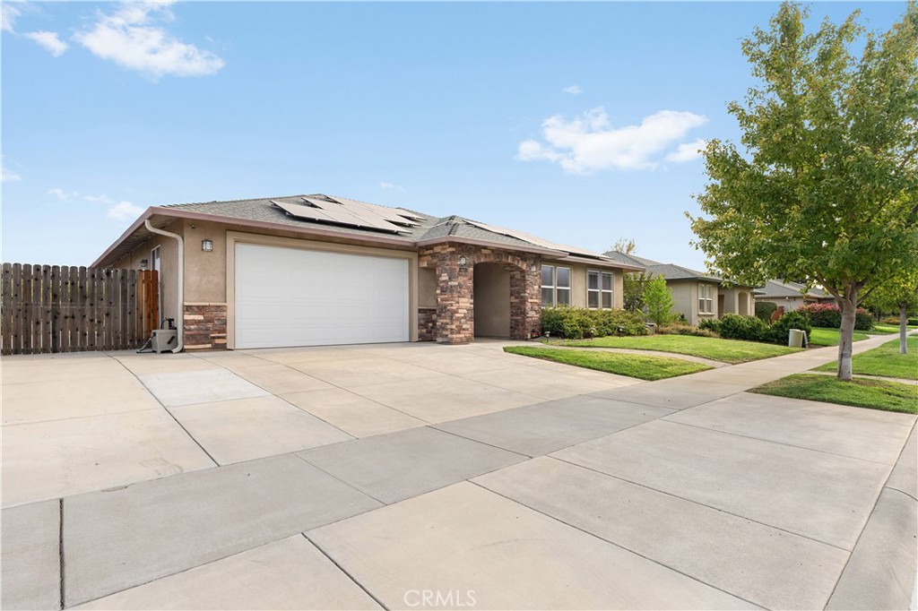 239 Gooselake Circle Property Photo 3