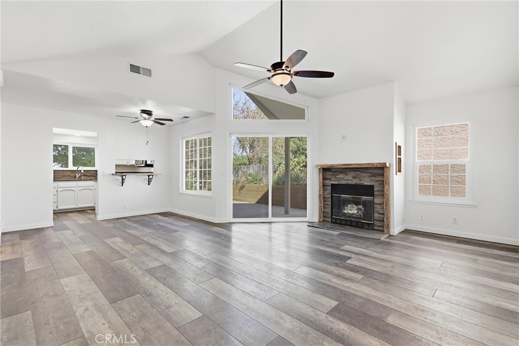 1618 E Lassen Property Photo 3