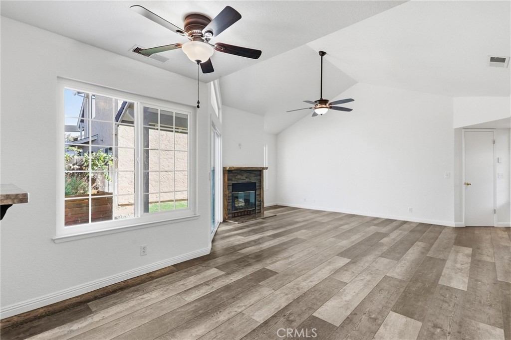 1618 E Lassen Property Photo 7