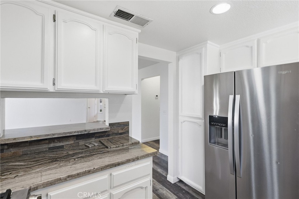 1618 E Lassen Property Photo 11