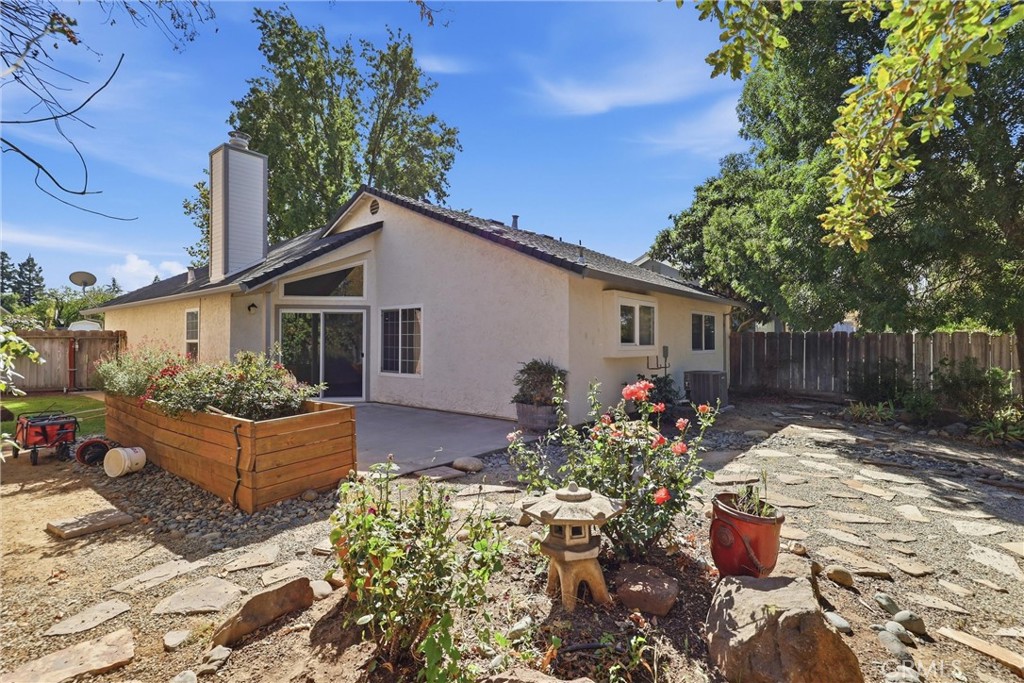 1618 E Lassen Property Photo 24