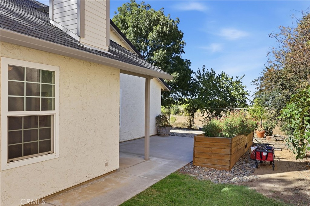1618 E Lassen Property Photo 26