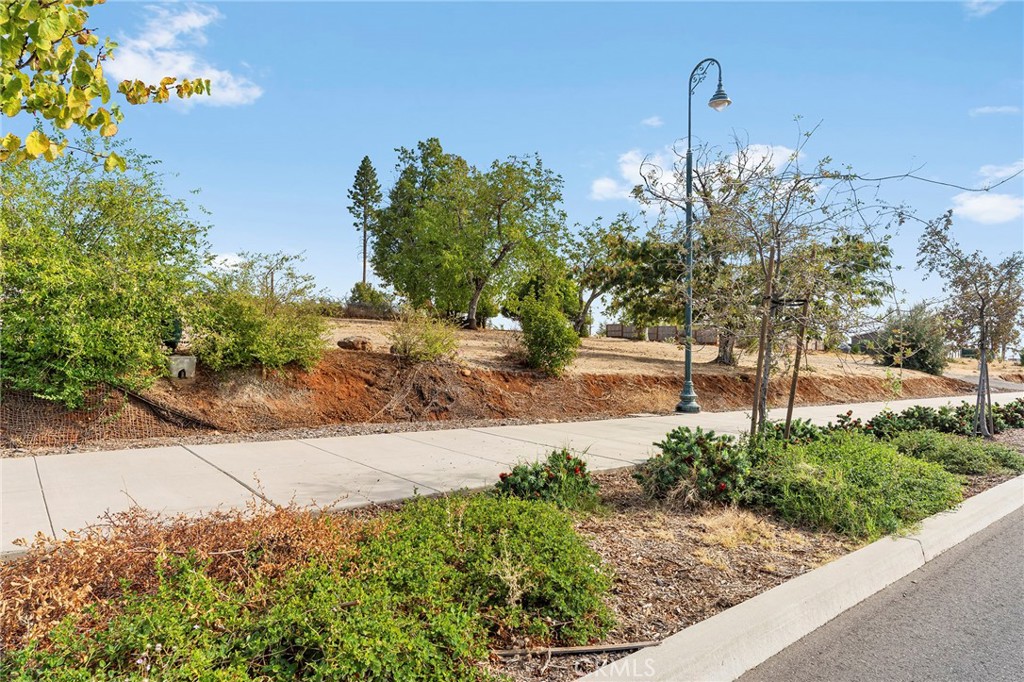 5860 Almond Property Photo 7