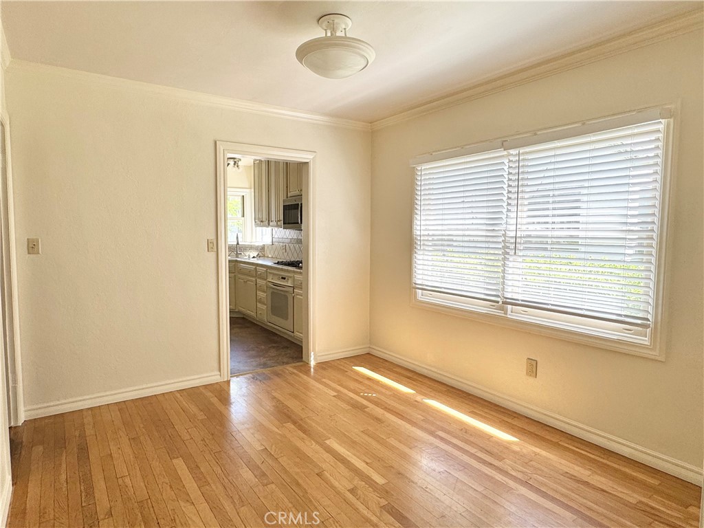 548 W 4th Avenue Property Photo 5