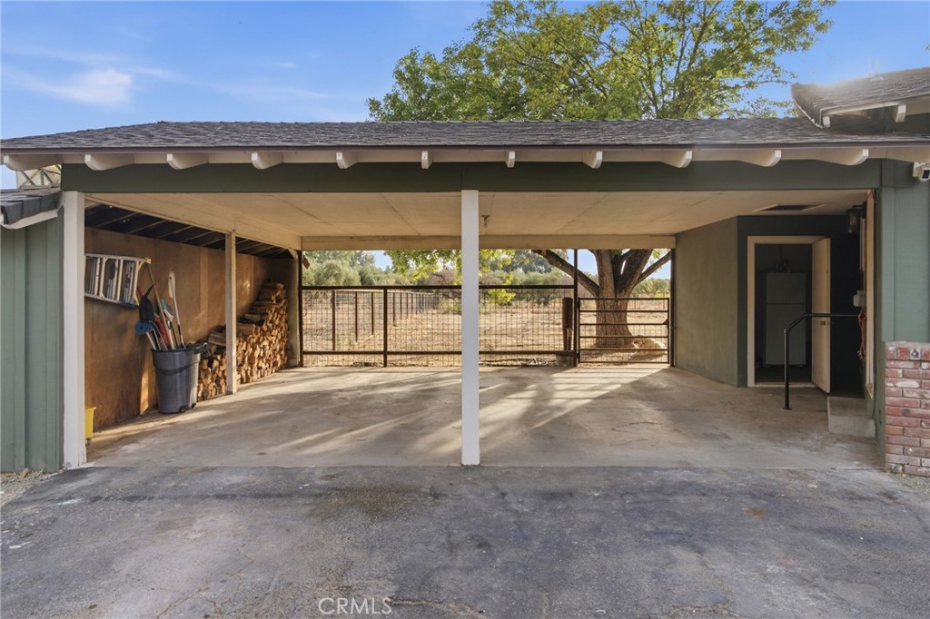 3665 Woodson Property Photo 5