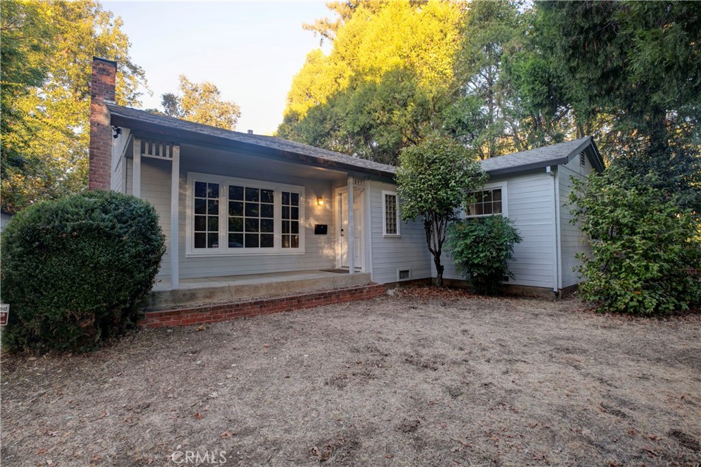 913 Arbutus Property Photo 7