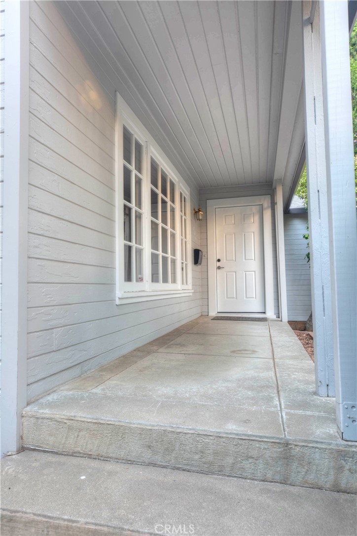 913 Arbutus Property Photo 8