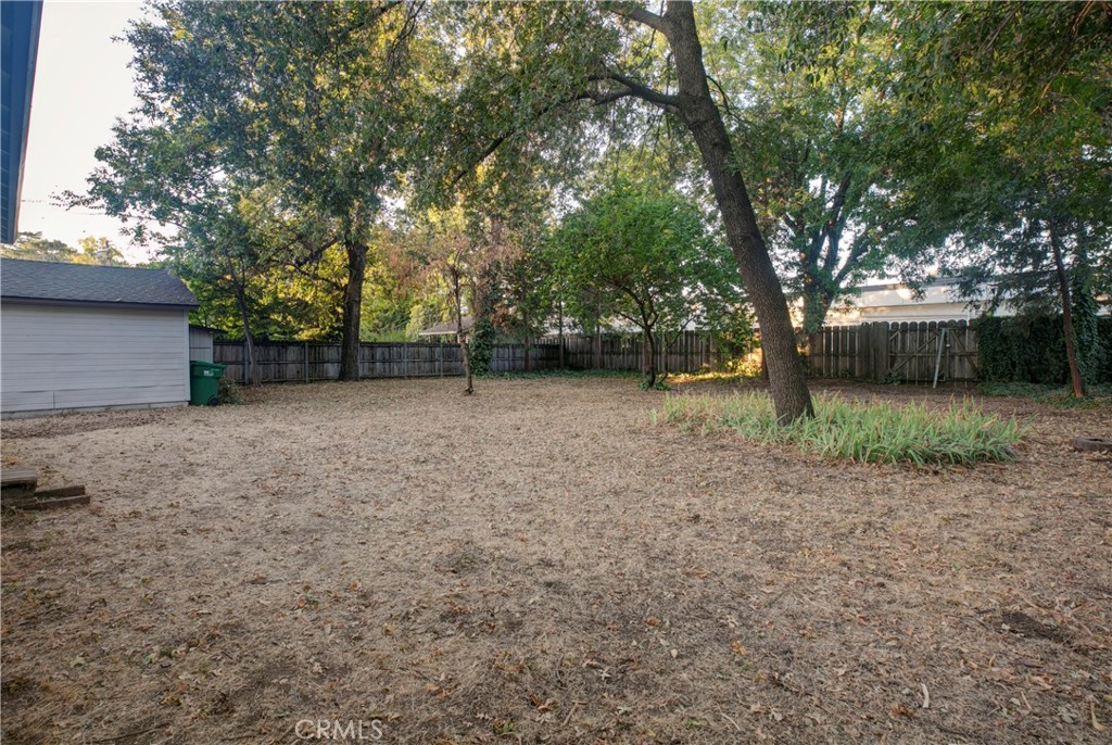 913 Arbutus Property Photo 11