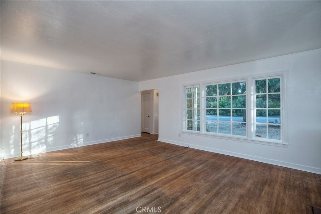 913 Arbutus Property Photo 14