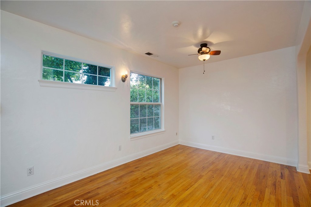 913 Arbutus Property Photo 15
