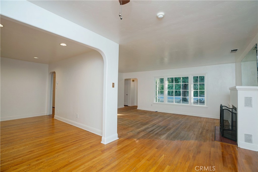 913 Arbutus Property Photo 17
