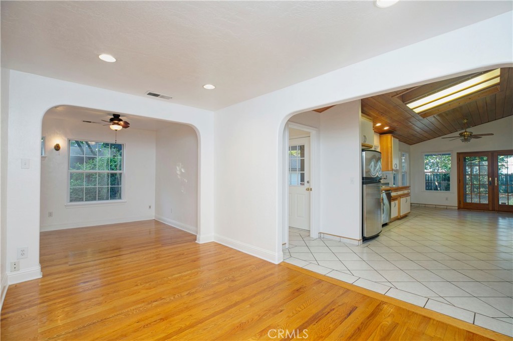 913 Arbutus Property Photo 19