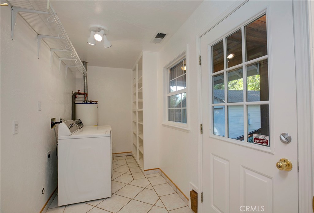 913 Arbutus Property Photo 20