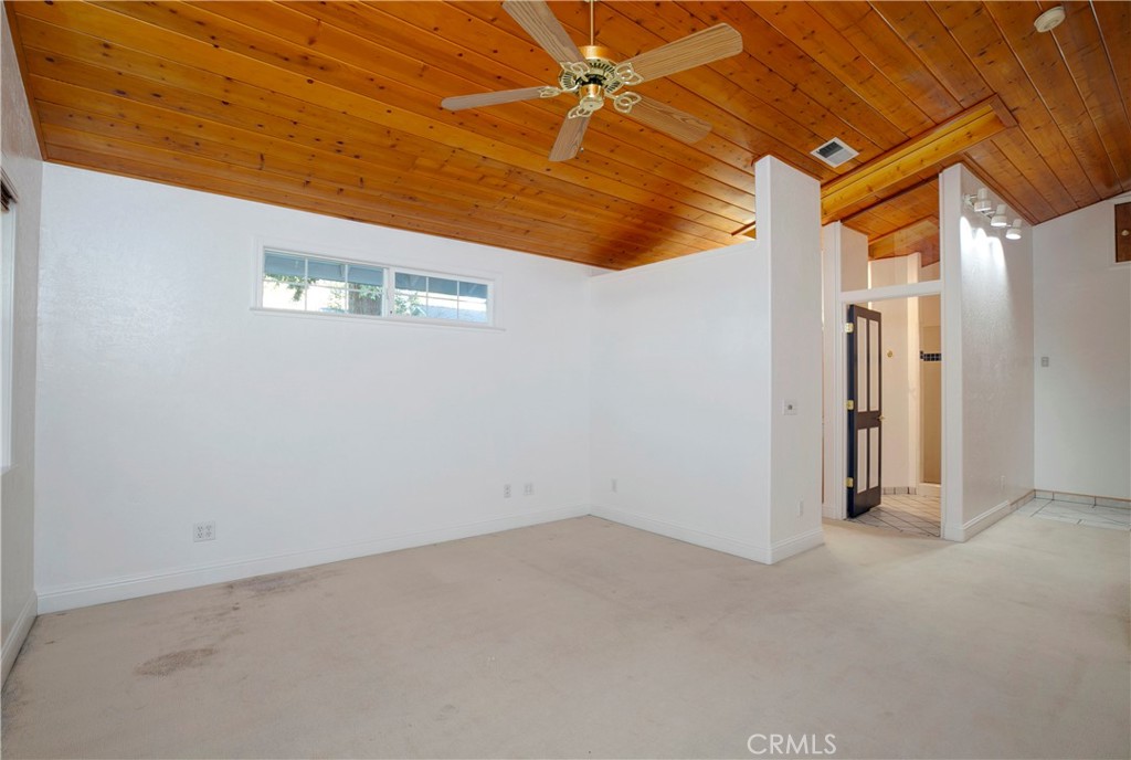 913 Arbutus Property Photo 25