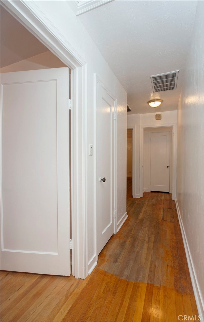 913 Arbutus Property Photo 31