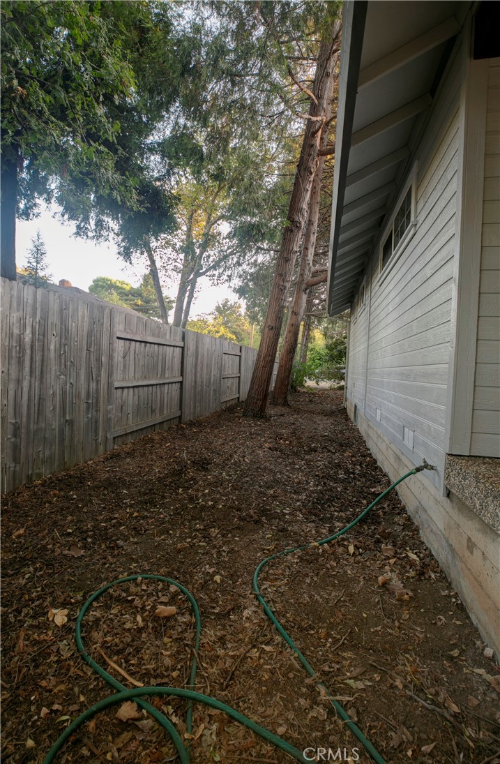 913 Arbutus Property Photo 39