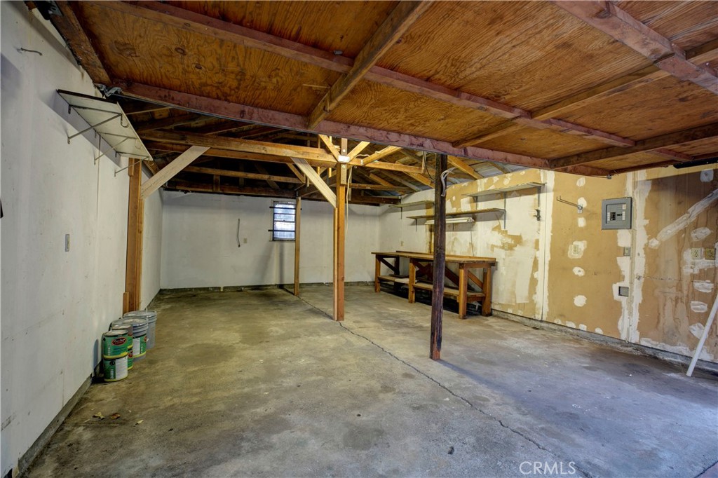 913 Arbutus Property Photo 40
