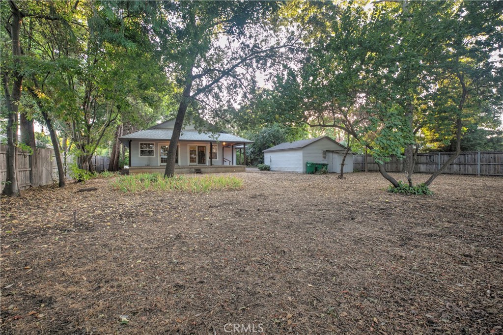 913 Arbutus Property Photo 41