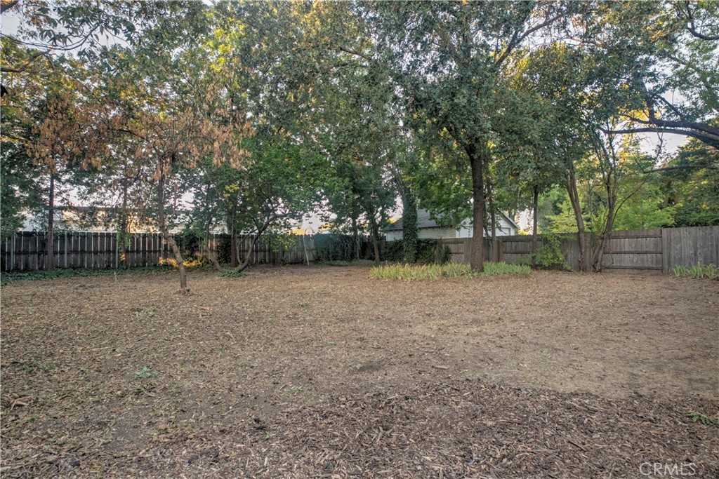 913 Arbutus Property Photo 44