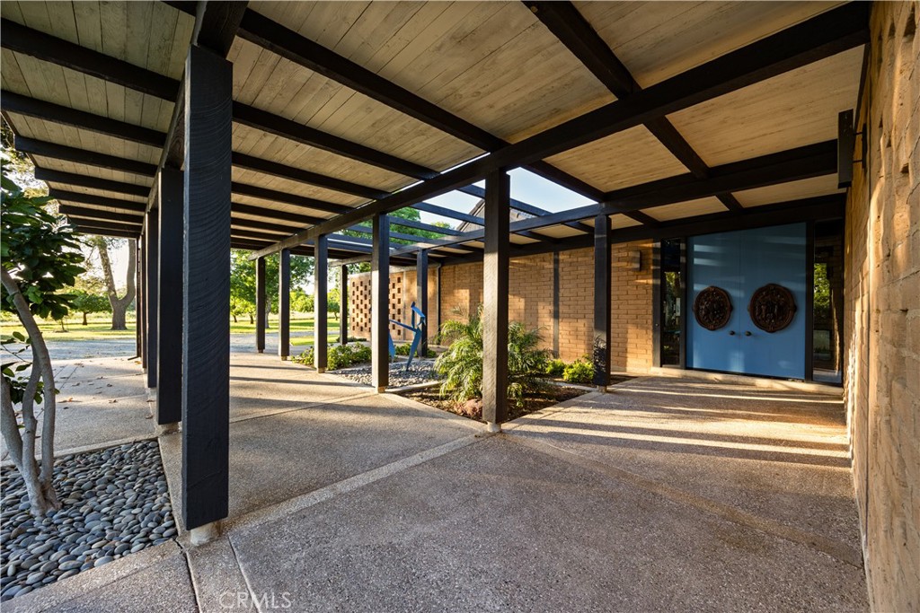 400 Roberts Road Property Photo 1