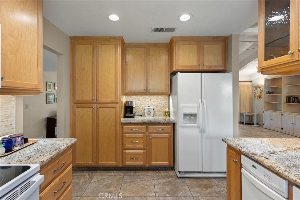 2 Northwood Commons Property Photo 13