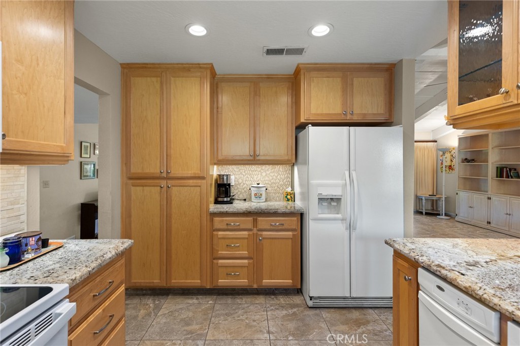 2 Northwood Commons Property Photo 13