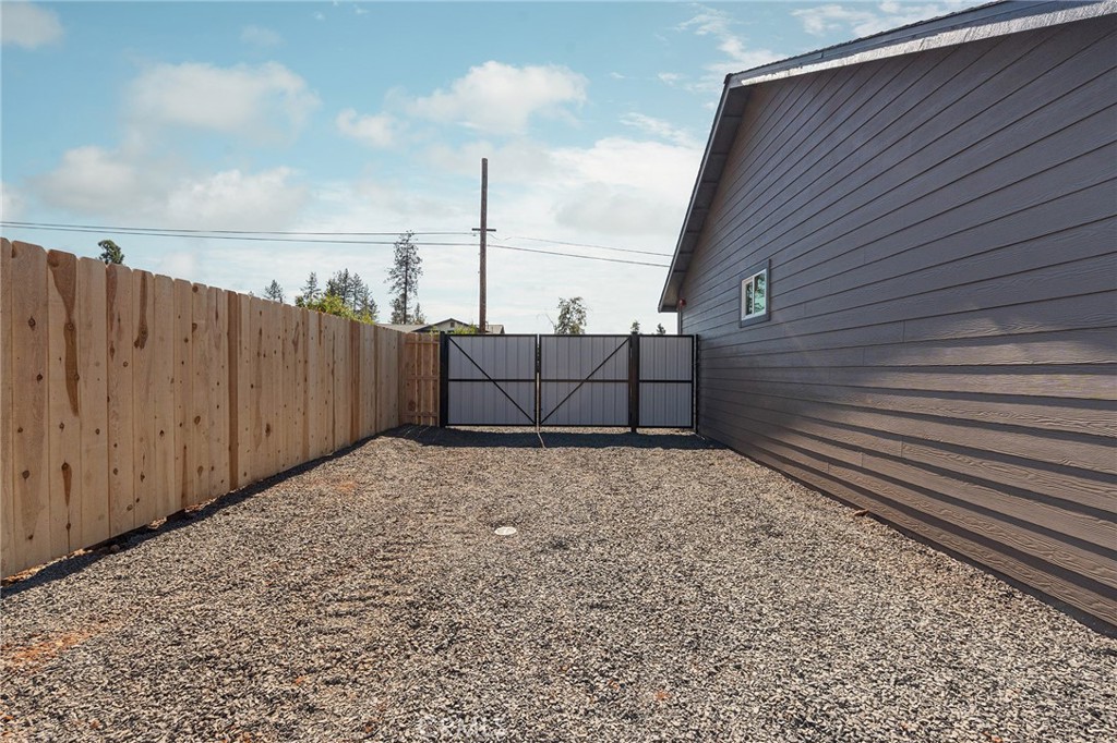 1867 Salida Property Photo 32