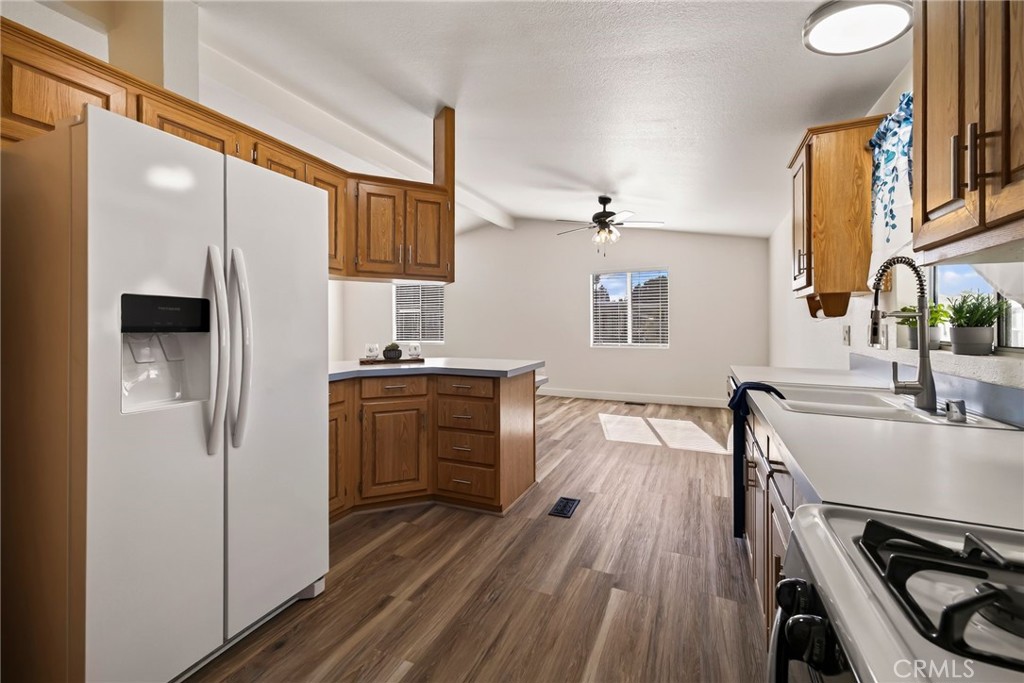701 E Lassen Avenue 56 Property Photo 19