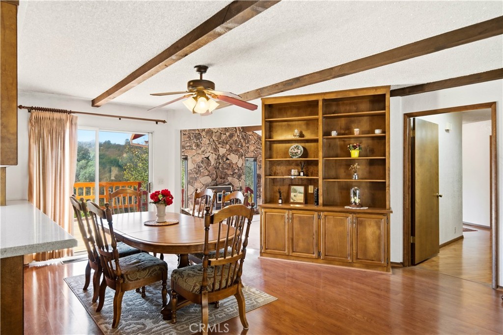 60 Glenview Way Property Photo 4