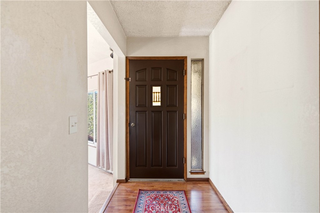60 Glenview Way Property Photo 9