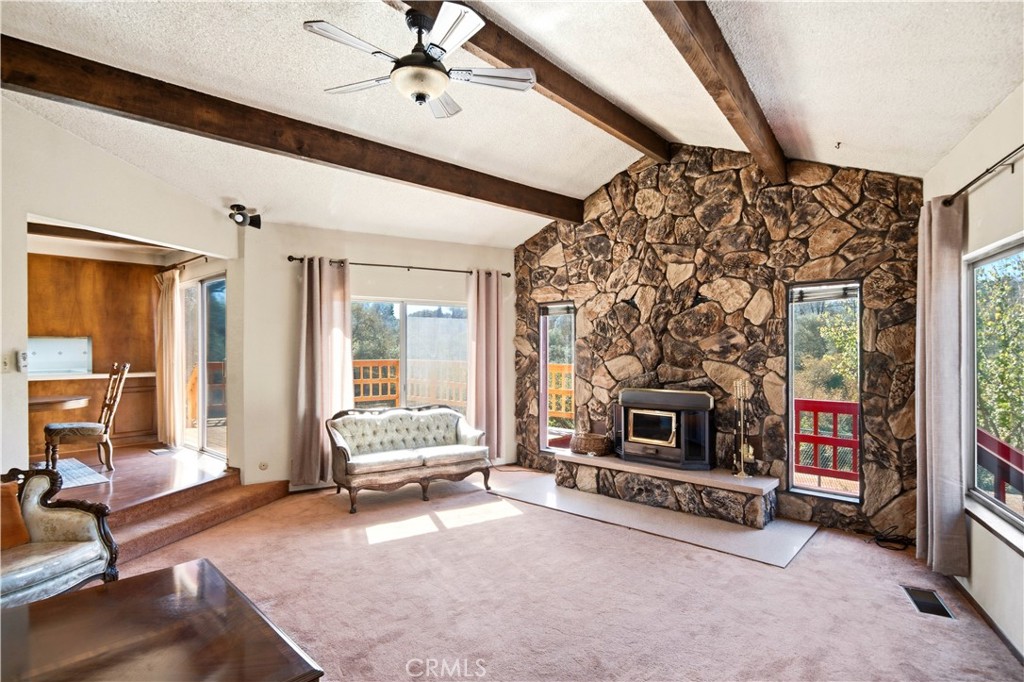 60 Glenview Way Property Photo 11