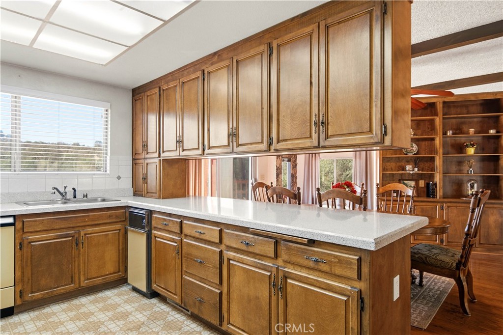60 Glenview Way Property Photo 16