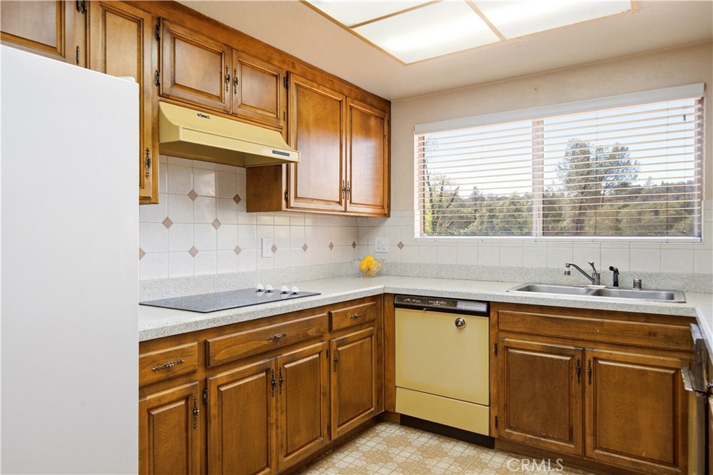 60 Glenview Way Property Photo 17