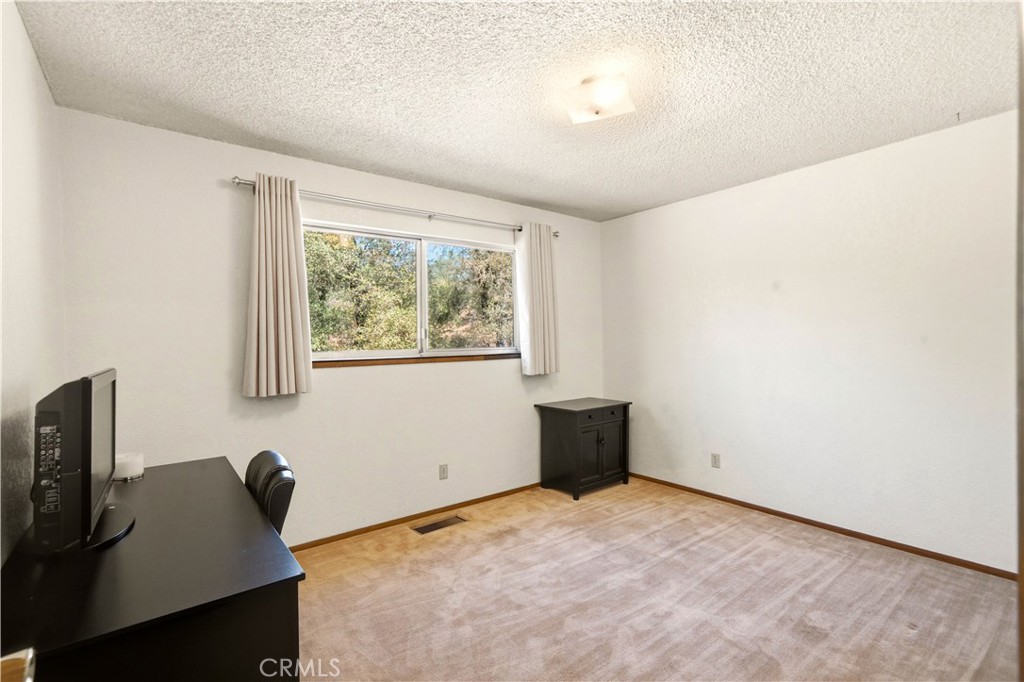 60 Glenview Way Property Photo 23